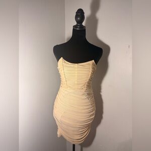 Elegant Cream Strapless Dress 👗